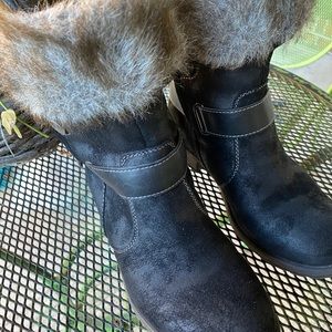 Fur lined black boots size 8